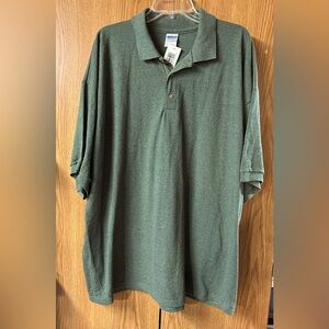 NWT men’s Gildan 2XL polo shirt